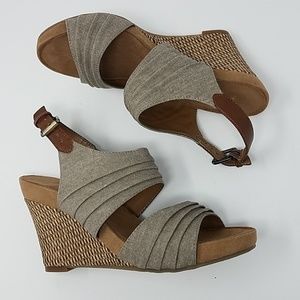 A2 By Aerosoles Shoes - A2 by Aerosoles May Plush Wedge Size 8 A2 By Aerosoles Shoes - A2 by Aerosoles May Plush Wedge Size 8